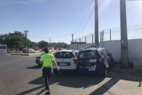 Ehliyetsiz sürücü zabıta aracıyla çarpıştı: 1 yaralı