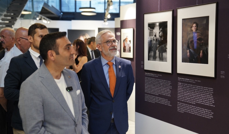 Emirdağ’dan Hollanda’ya: “Türk kadın öncüleri” sergisi Beyoğlu’nda açıldı