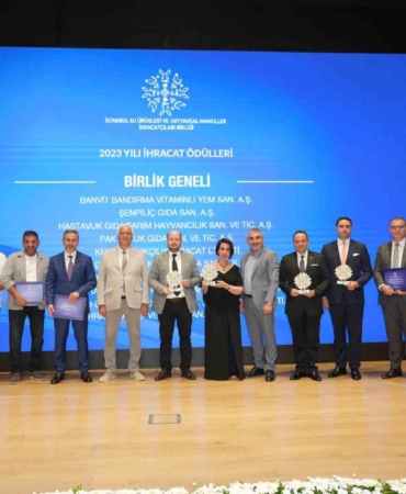 En başarılı ihracatçılar ödüllerini aldı