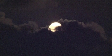 En uzun günün gecesinde İstanbul semalarında muhteşem anlar