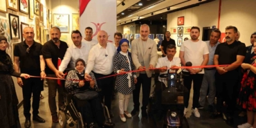 Engelsiz İzler sergisi ile eserlerini görücüye çıkardılar