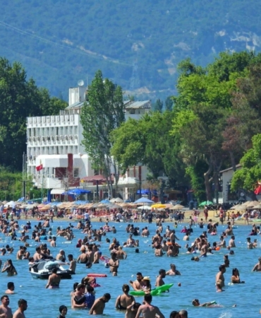 Erdek plajları doldu taştı