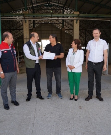 Ergene’deki hayvancılık işletmesine Hastalıktan Ari İşletme Sertifikası verildi