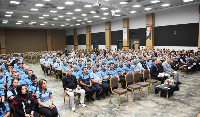 Esenyurt Belediye Başkanı Özer zabıta ve güvenlik görevlileriyle bir araya geldi