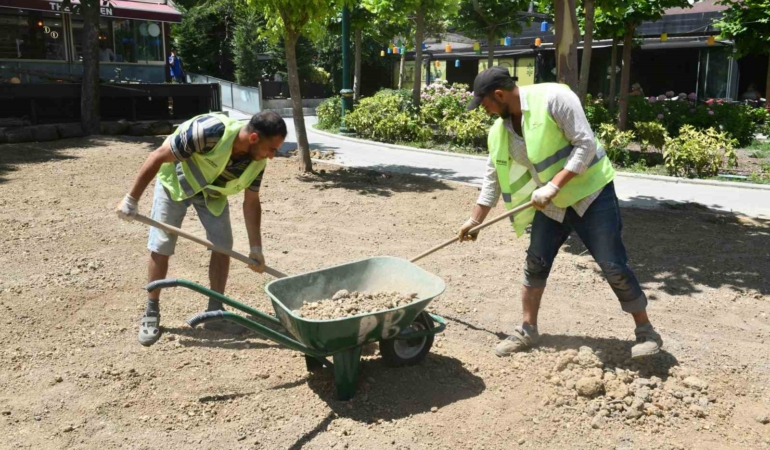 Esenyurt Belediye Başkanı Özer’den parklara “hizmet seferberliği”