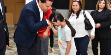 Esenyurt Belediye Başkanı vatandaşlarla bayramlaştı