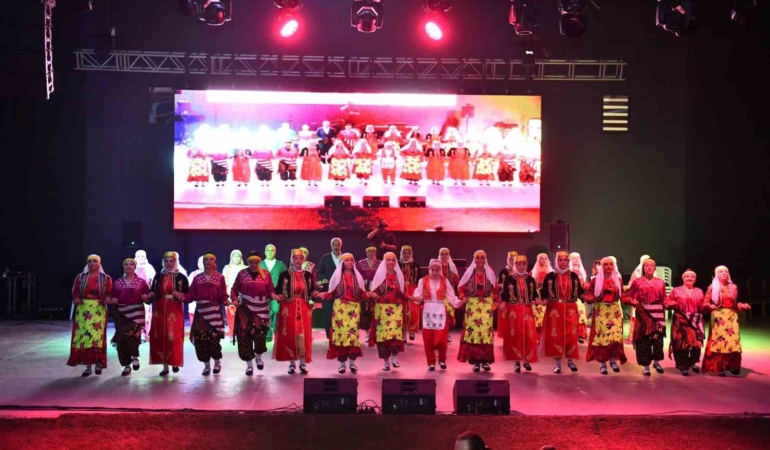 Esenyurt Belediyesi’nde eğitim gören kursiyerler için yıl sonu kapanış ve sertifika programı düzenlendi