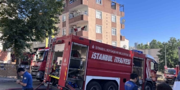 Esenyurt’ta 5 katlı binanın çatısı alev alev yandı