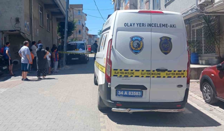 Esenyurt’ta balkondan düşen 10 yaşındaki çocuk hayatını kaybetti