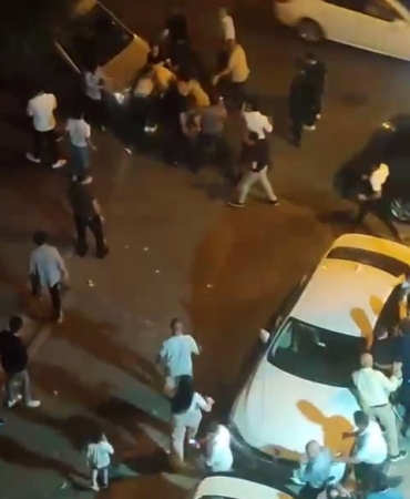 Esenyurt’ta çocukların telefon kavgasında ortalık böyle karıştı