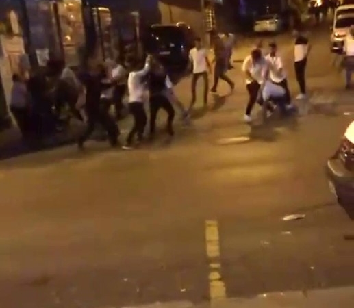 Esenyurt’ta kuzenlerin alacak verecek mevzusunda ortalık savaş alanına döndü