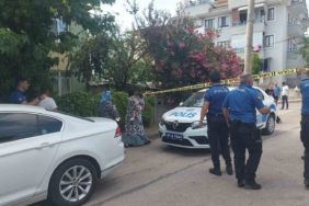 Evi terk eden eşine sinirlendi, çocuklarını rehin aldı