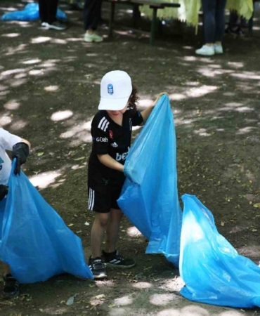 Eyüpsultan’da çöp toplama etkinliği düzenledi