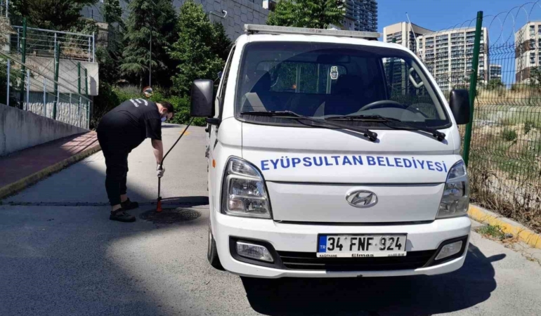 Eyüpsultan’da ilaçlama çalışmaları sürüyor
