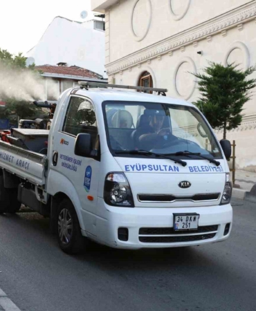 Eyüp’te sivrisinek ilaçlama çalışmaları aralıksız sürüyor