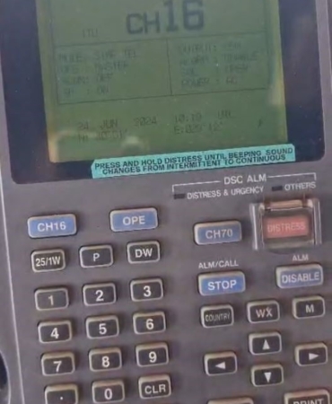 Fatih açıklarında su alan tekne battı: 8 kişi kurtarıldı