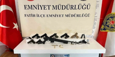 Fatih’te silah ticareti yapan bakkala operasyon