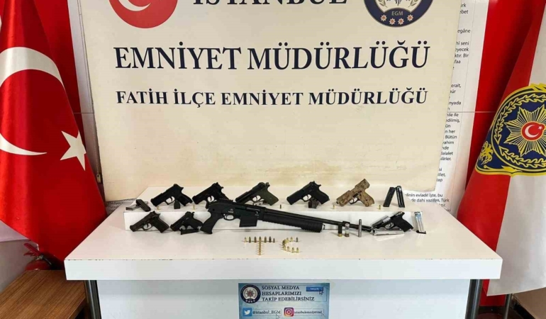 Fatih’te silah ticareti yapan bakkala operasyon