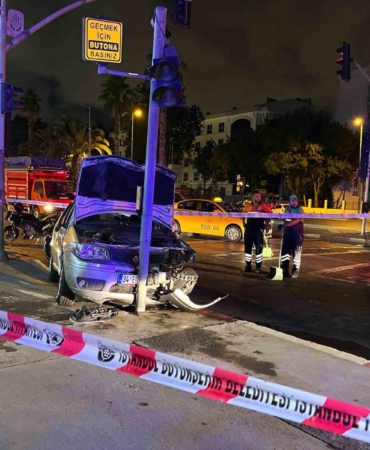 Fatih’te zincirleme kaza: 2 kişi yaralandı