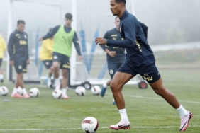 Fenerbahçe, günü çift idmanla tamamladı