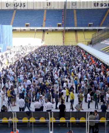 Fenerbahçe’de oy kullanma işlemi başladı