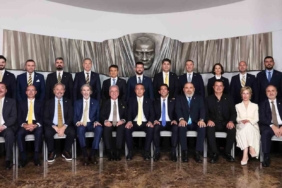 Fenerbahçe’de yeni yönetim mazbatalarını aldı