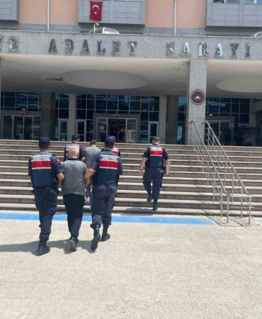 Firari 2 hükümlüyü jandarma yakalandı