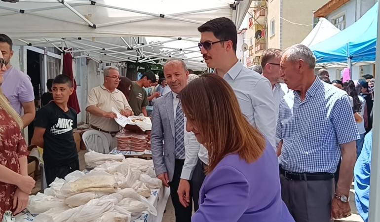 Geliri eğitimde kullanılacak hayır çarşısına yoğun ilgi