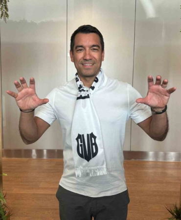 Giovanni van Bronckhorst, İstanbul’a geldi