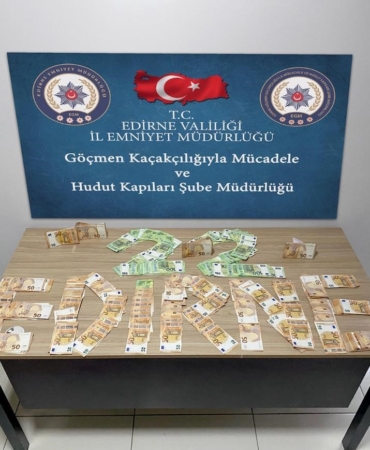 Göçmenleri yurt dışına kaçırmaya çalışan 2 şahıs tutuklandı