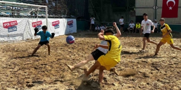 Gölcük’te kum futbolu heyecanı için kayıtlar başladı