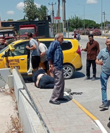 Gönen’de direksiyon başında rahatsızlanan sürücü faciaya sebep oldu