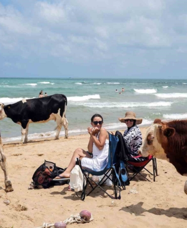 Halk plajları doldu, ’beach’lerde şezlonglar boş kaldı