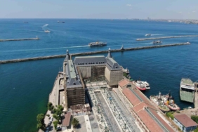 Haydarpaşa Garı’nı saran örtü kaldırıldı