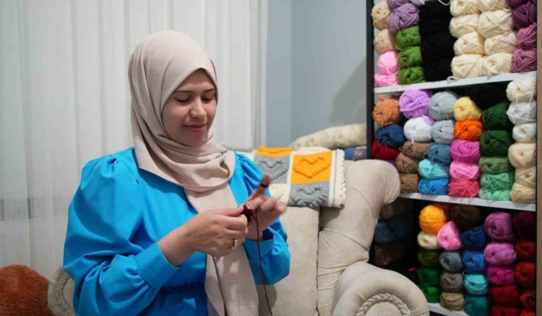 Hobi olarak başladığı örgülere yurt dışından sipariş almaya başladı