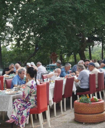 Huzurevi sakinlerine çifte kutlama