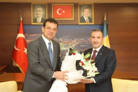 İBB Başkanı İmamoğlu, Sultanbeyli Belediye Başkanı Ali Tombaş’ı ziyaret etti