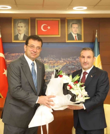 İBB Başkanı İmamoğlu, Sultanbeyli Belediye Başkanı Ali Tombaş’ı ziyaret etti