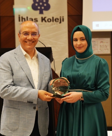 İhlas Koleji mezunları coşkulu bir mezuniyet töreniyle hayata uğurlandı