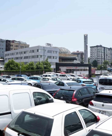 İkinci el araç piyasası eski bayramlarını arıyor