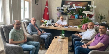 İlçenin sevilen doktoru Kızılöz’e hayırlı olsun ziyaretleri devam ediyor