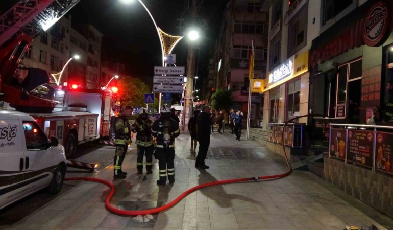 İş yerindeki fritözden yangın çıktı