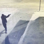 İş yerini kurşunlayan silahlı maganda kamerada