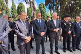 İstanbul Valisi Davut Gül, Edirnekapı Şehitliği’ni ziyareti