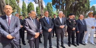 İstanbul Valisi Davut Gül, Edirnekapı Şehitliği’ni ziyareti