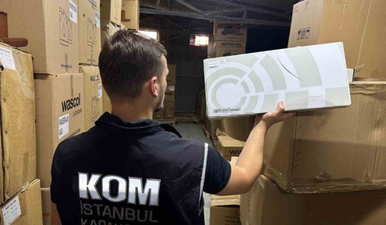 İstanbul’da 2 ilçede 500 milyon liralık kaçak oto yedek parçaları ele geçirildi