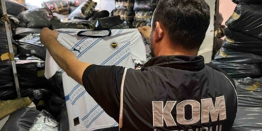 İstanbul’da 4 büyük kulübe ait 180 bin kaçak forma ele geçirildi