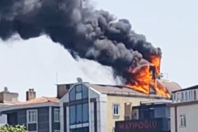 İstanbul’da 7 katlı binanın çatı katından alevler yükseldi
