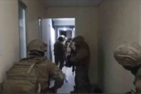 İstanbul’da “Anucur” çetesine “Şehit Hakan Telli” operasyonu kamerada: Uzi, balistik yelek, kar maskeleri bulundu