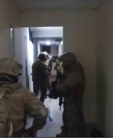 İstanbul’da “Anucur” çetesine “Şehit Hakan Telli” operasyonu kamerada: Uzi, balistik yelek, kar maskeleri bulundu